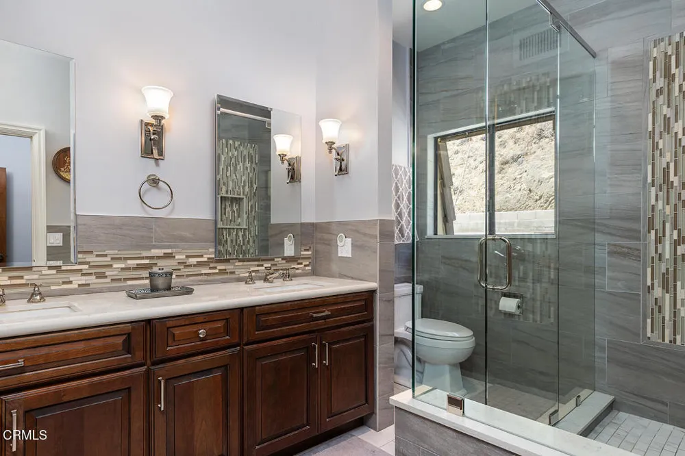 1861 Oakmont Terrace Glendale, CA 91208