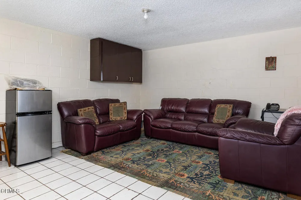 1861 Oakmont Terrace Glendale, CA 91208