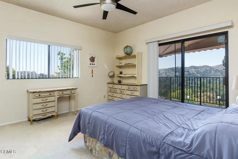 1861 Oakmont Terrace Glendale, CA 91208