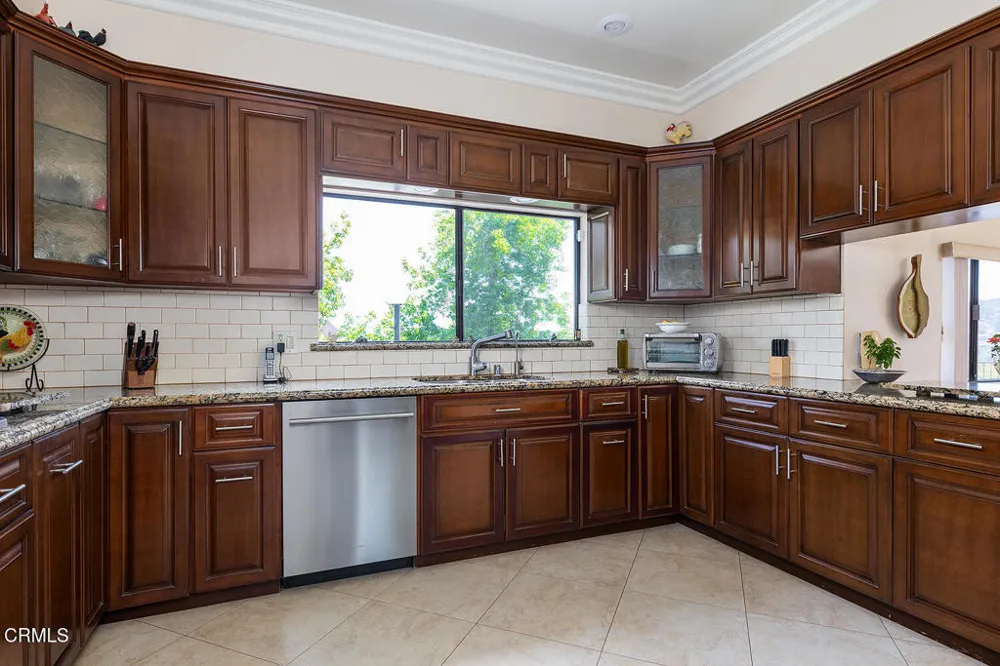 1861 Oakmont Terrace Glendale, CA 91208
