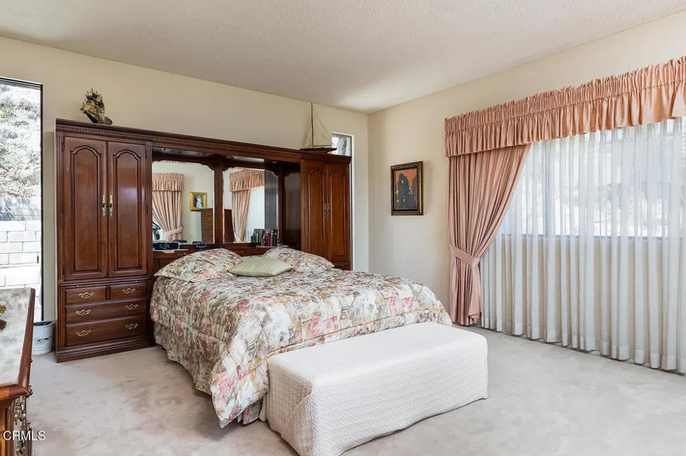 1861 Oakmont Terrace Glendale, CA 91208