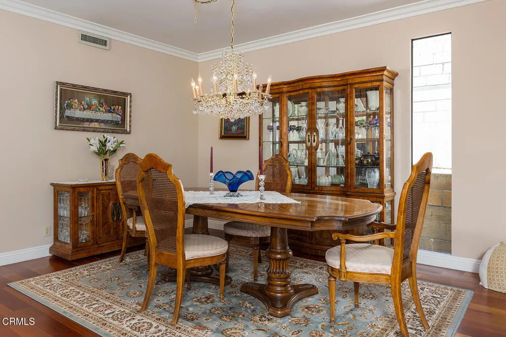 1861 Oakmont Terrace Glendale, CA 91208