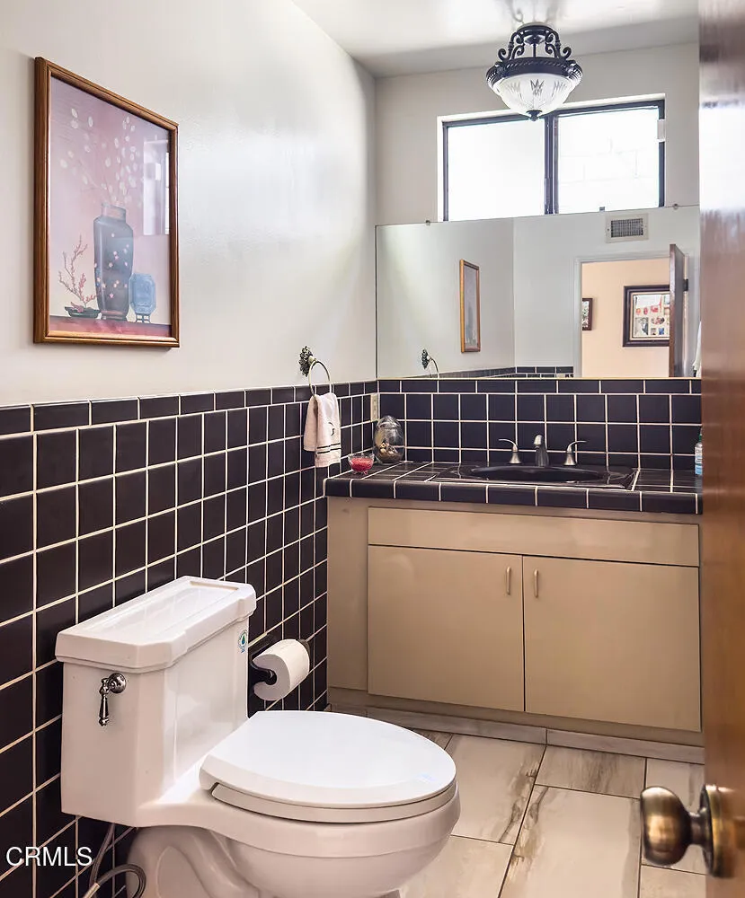 1861 Oakmont Terrace Glendale, CA 91208