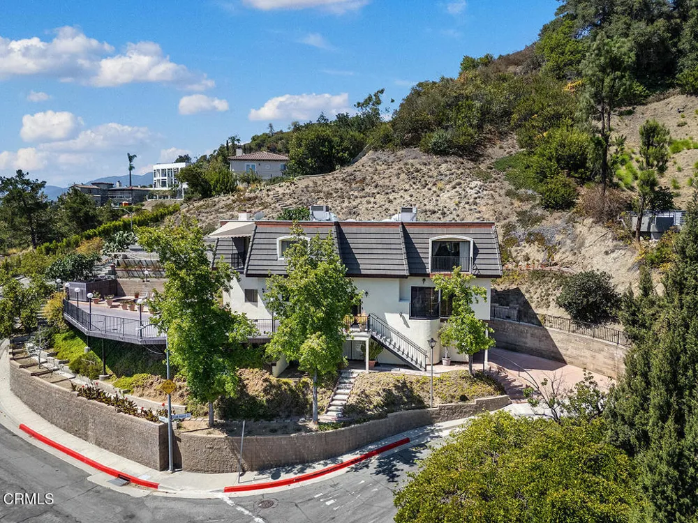 1861 Oakmont Terrace Glendale, CA 91208