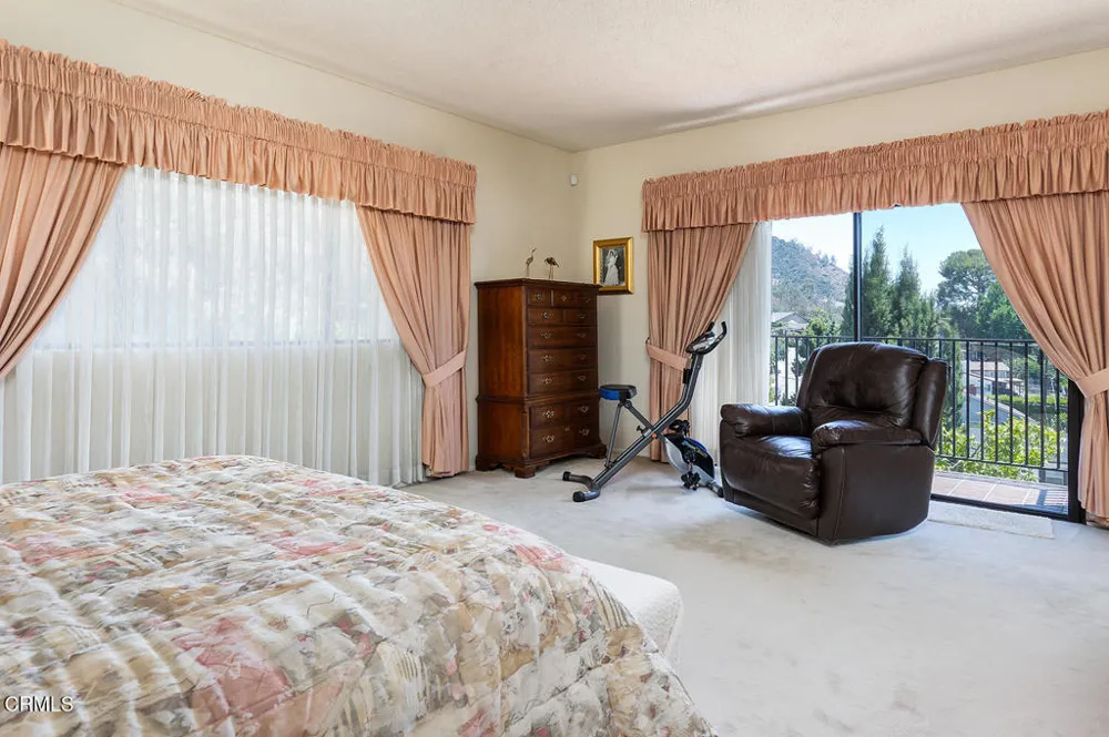 1861 Oakmont Terrace Glendale, CA 91208
