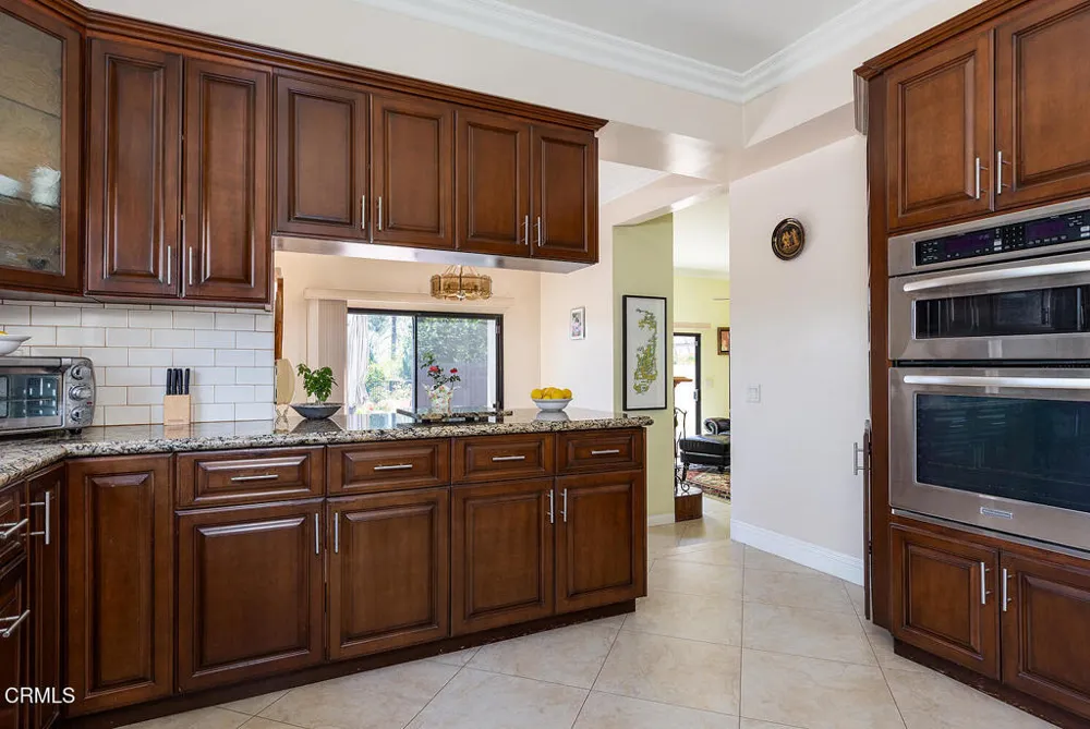 1861 Oakmont Terrace Glendale, CA 91208