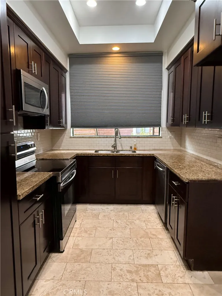 2322 Palos Verdes W #105 Palos Verdes Estates, CA 90274