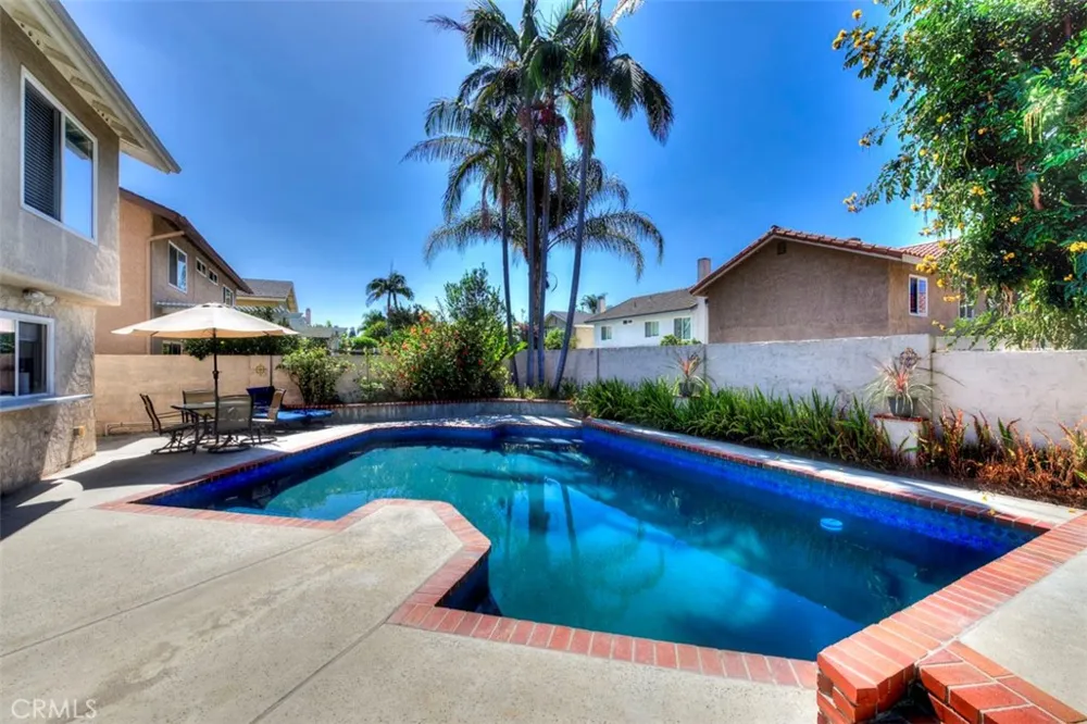 24532 Via Tonada Lake Forest, CA 92630