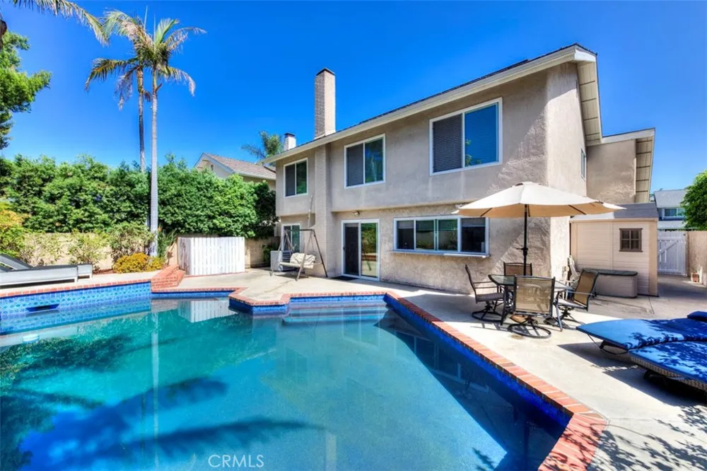 24532 Via Tonada Lake Forest, CA 92630