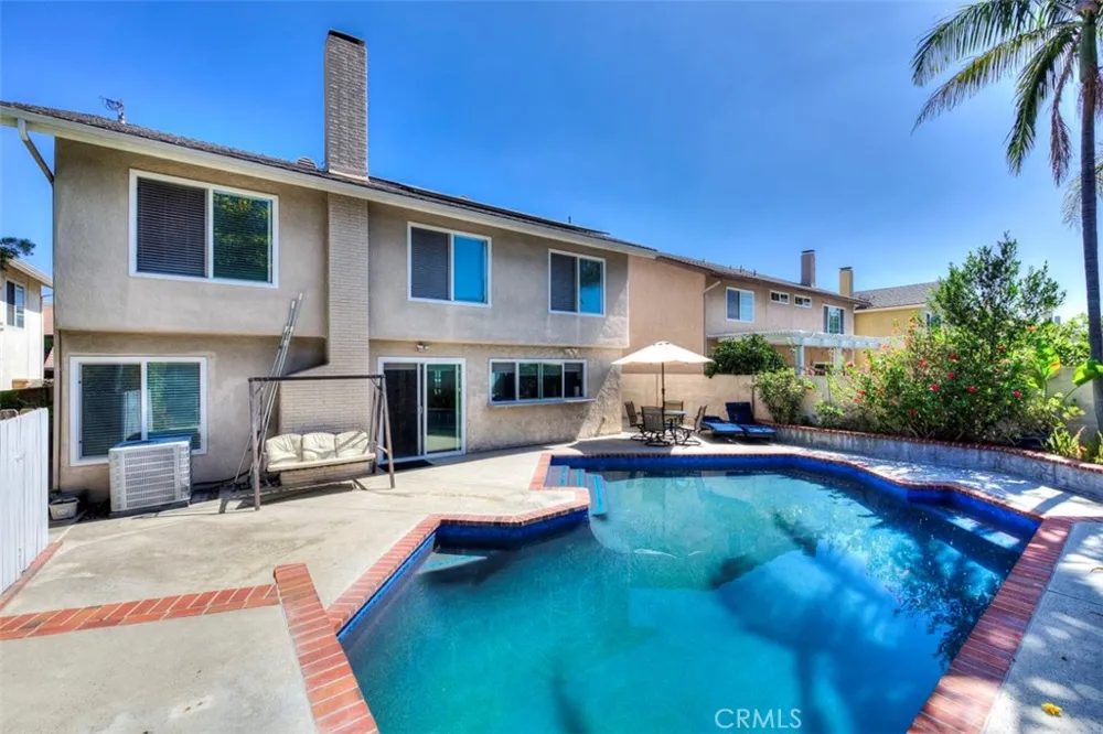 24532 Via Tonada Lake Forest, CA 92630