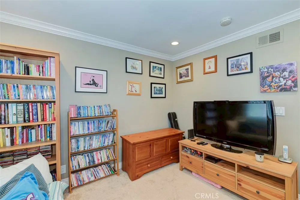 24532 Via Tonada Lake Forest, CA 92630