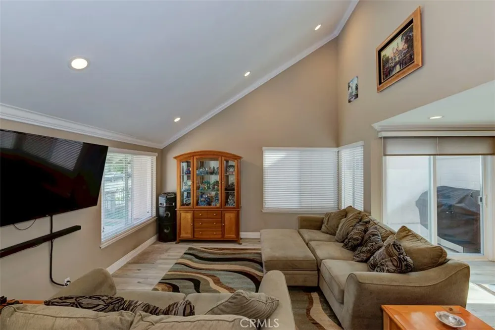 24532 Via Tonada Lake Forest, CA 92630