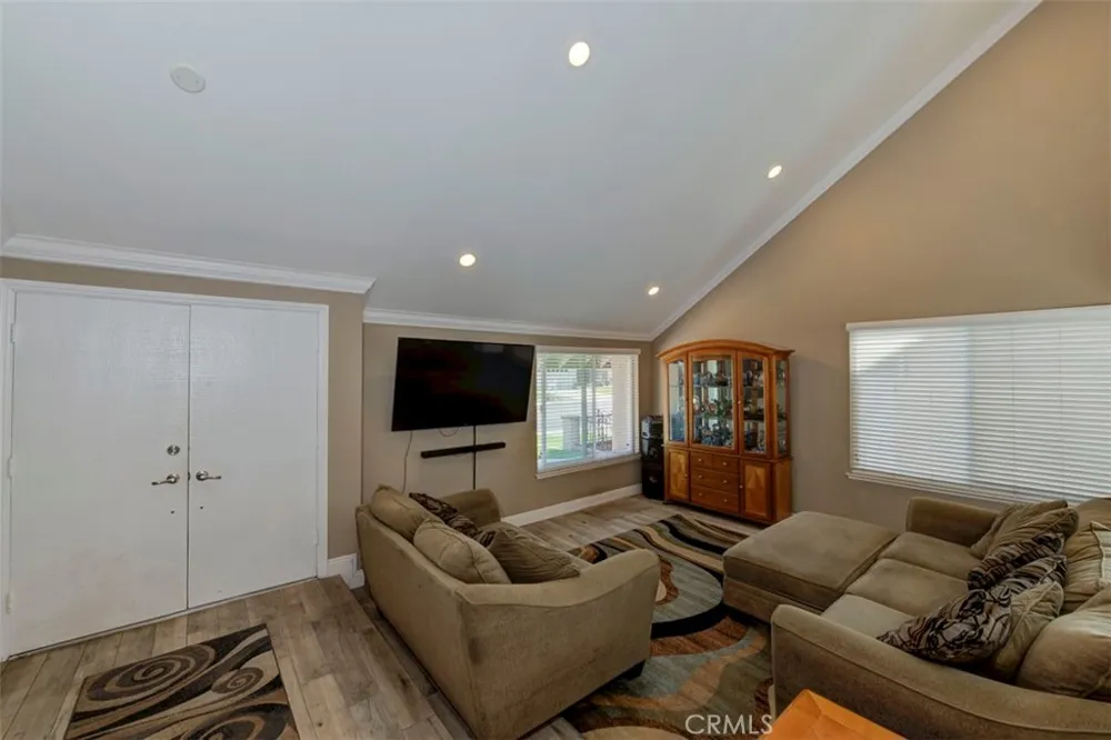 24532 Via Tonada Lake Forest, CA 92630