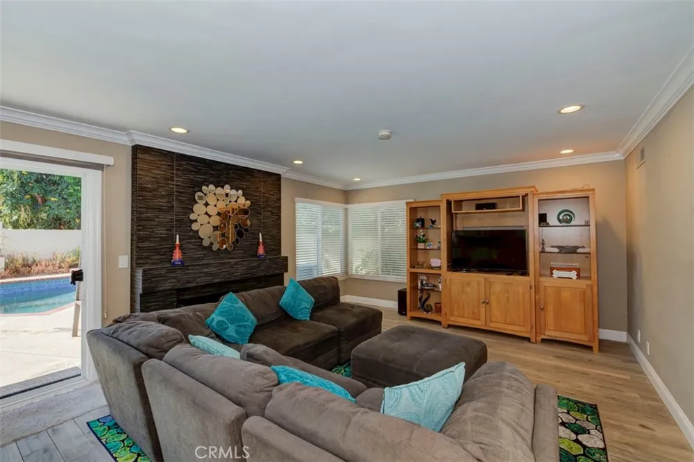 24532 Via Tonada Lake Forest, CA 92630