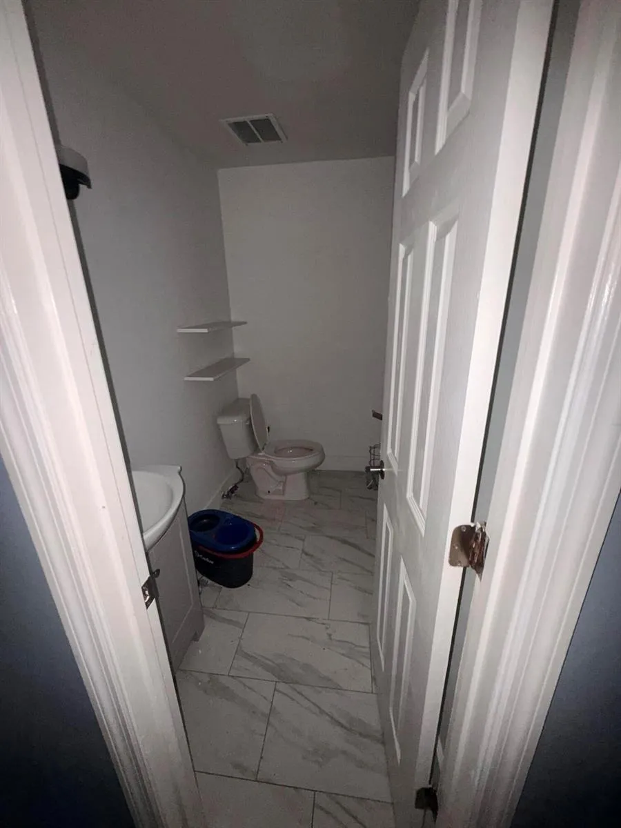 321 NW 57TH STREET Oakland Park, FL 33309