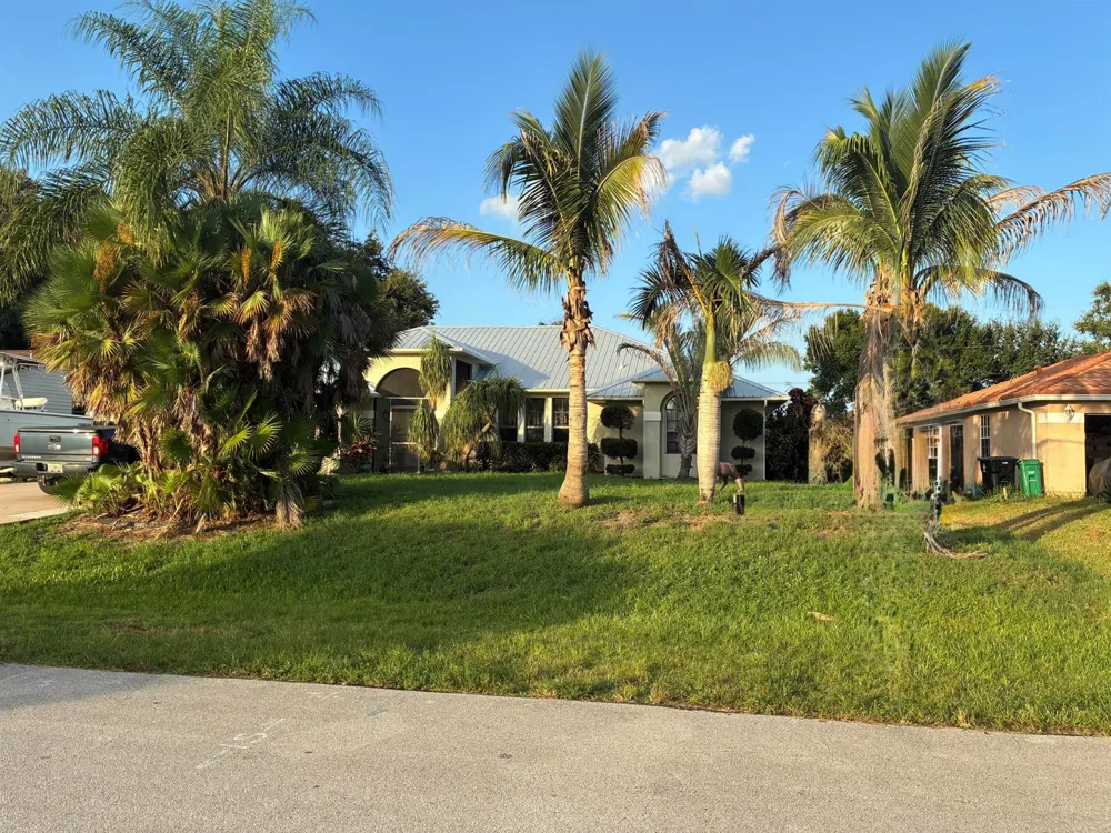1901 SW MONTERREY LANE Port St. Lucie, FL 34953