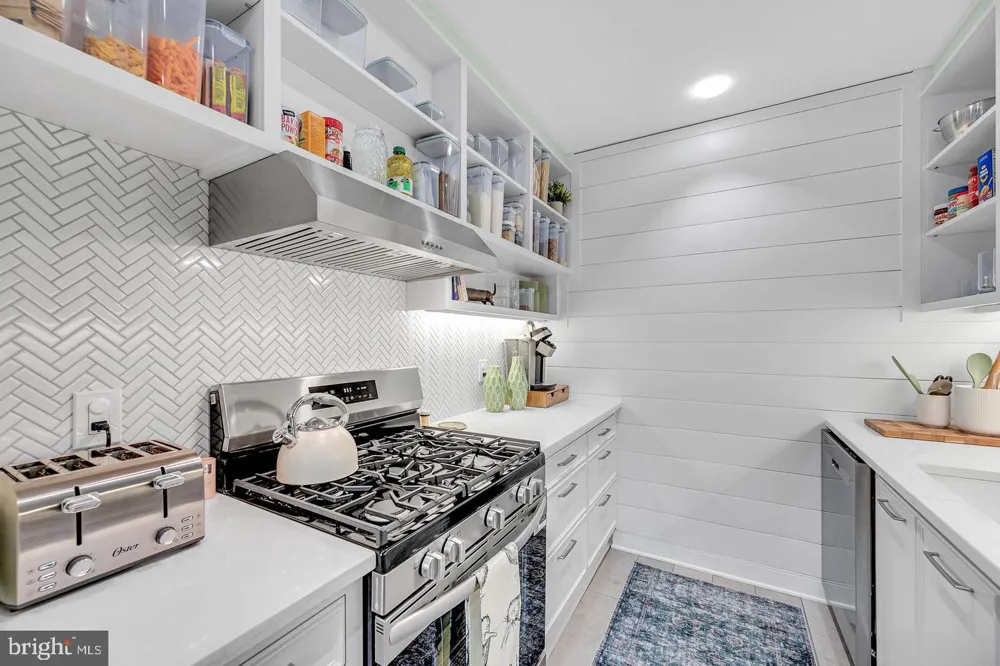 5112 MACARTHUR BOULEVARD NW #2 Washington, DC 20016
