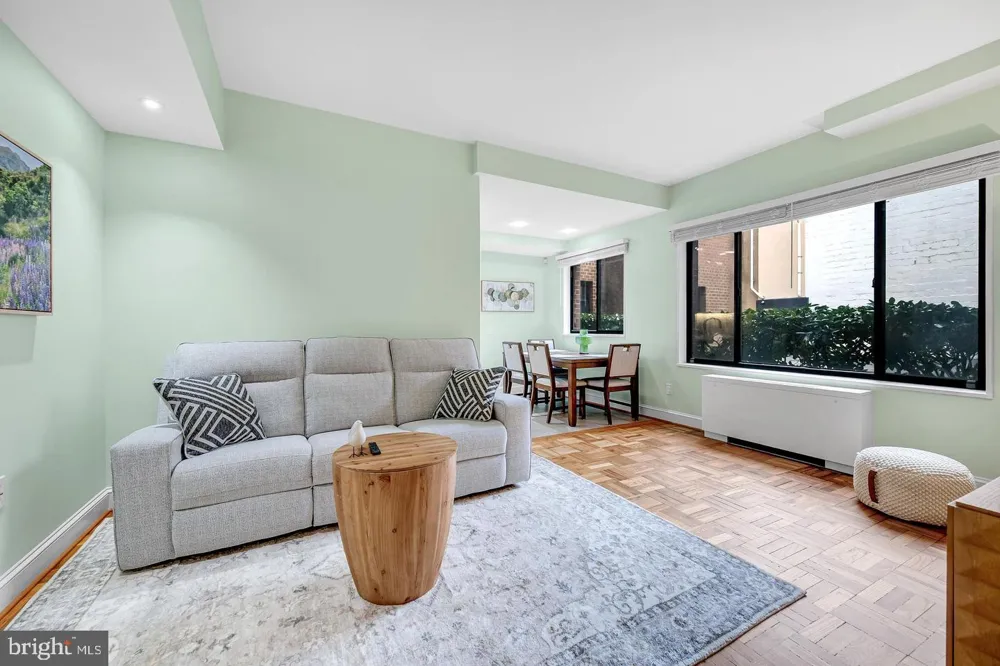 5112 MACARTHUR BOULEVARD NW #2 Washington, DC 20016
