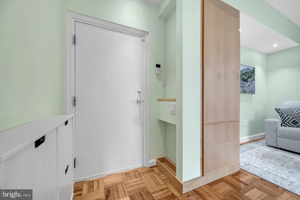 5112 MACARTHUR BOULEVARD NW #2 Washington, DC 20016