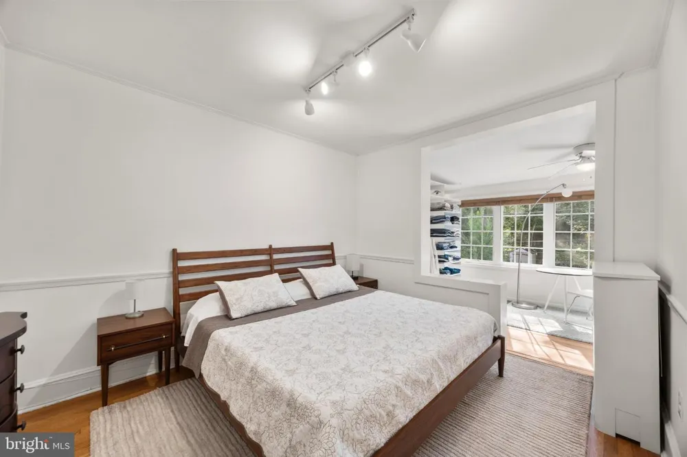 1930 37TH STREET NW Washington, DC 20007