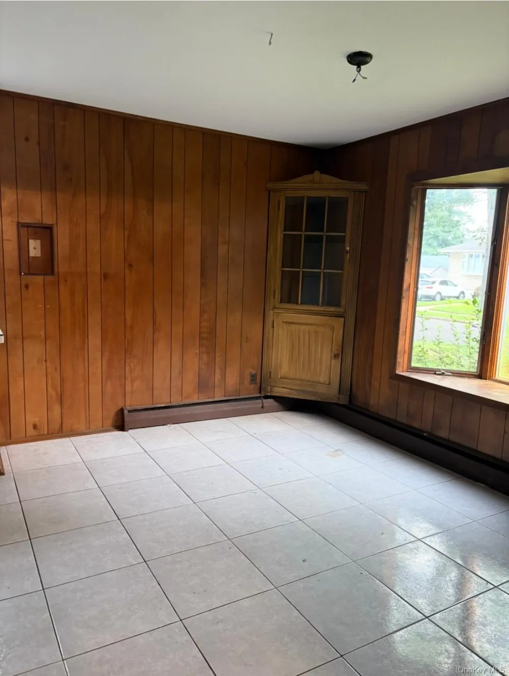 1 Cherokee Street Massapequa, NY 11758