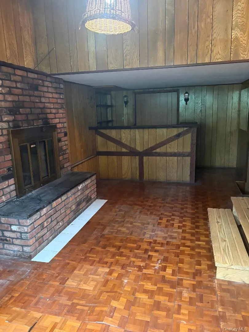 1 Cherokee Street Massapequa, NY 11758