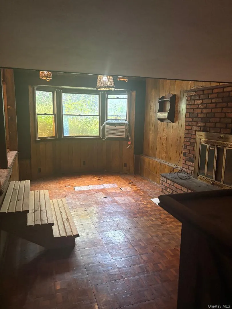 1 Cherokee Street Massapequa, NY 11758