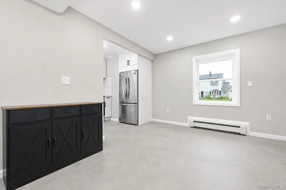 24 Crag Lane Levittown, NY 11756