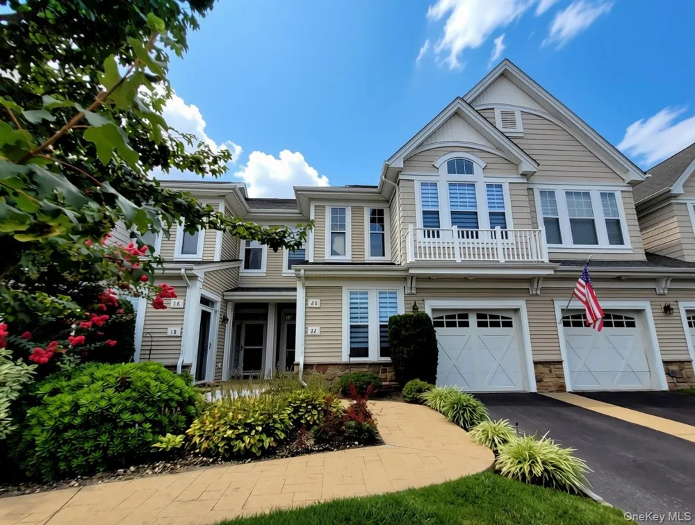 20 Sonata Court Lake Grove, NY 11755