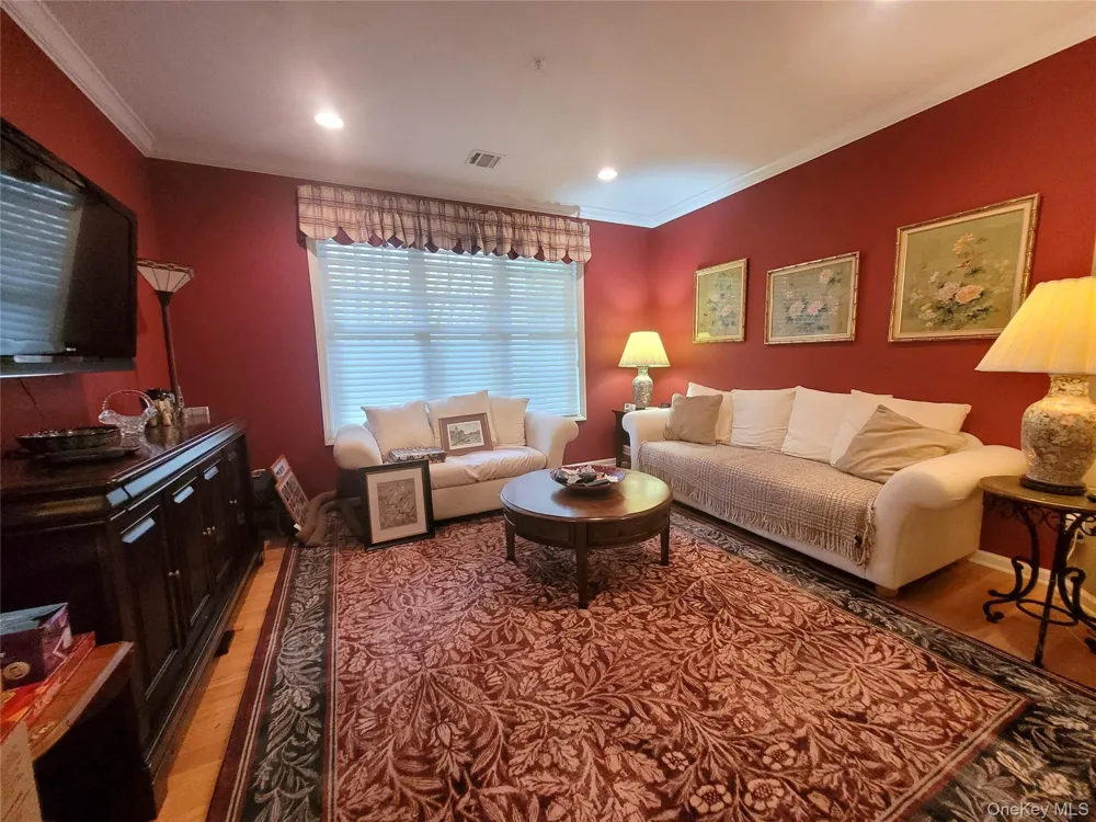 20 Sonata Court Lake Grove, NY 11755