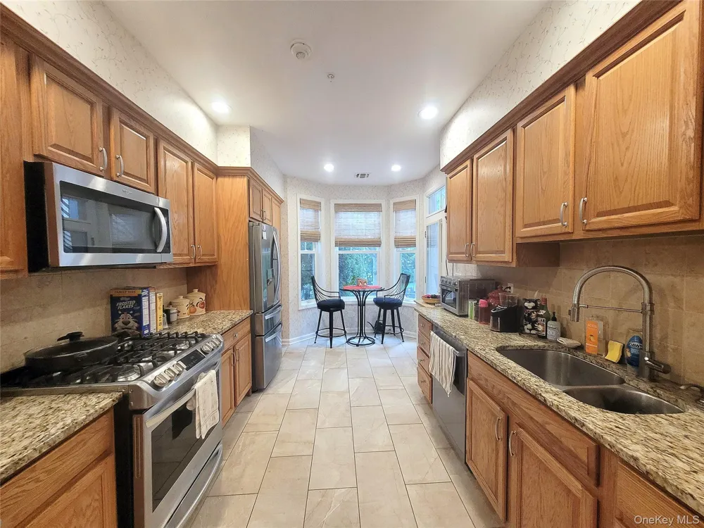 20 Sonata Court Lake Grove, NY 11755