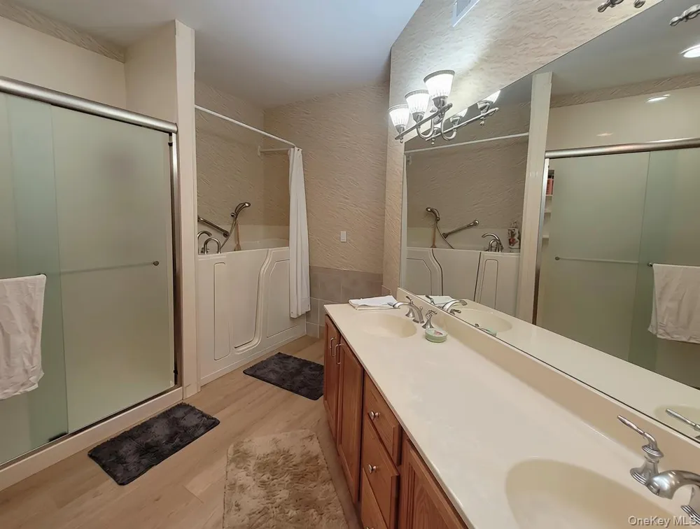20 Sonata Court Lake Grove, NY 11755
