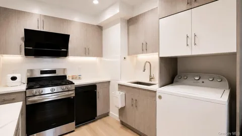 131-19 Flower Ave