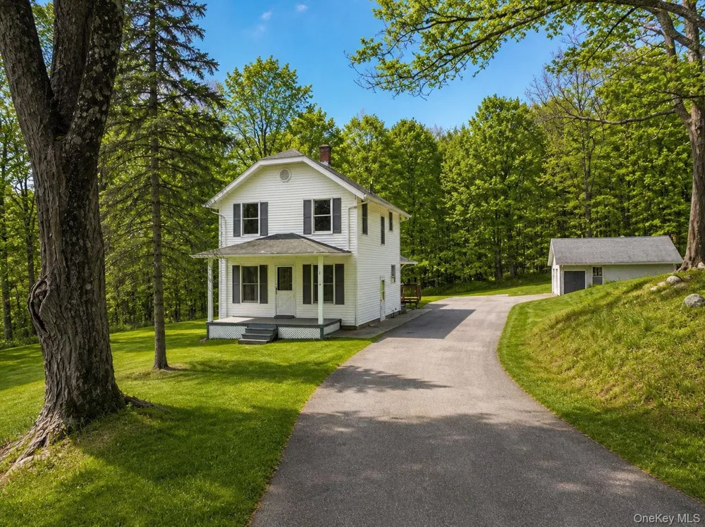 12 Old Turnpike Road Bloomingburg, NY 12721