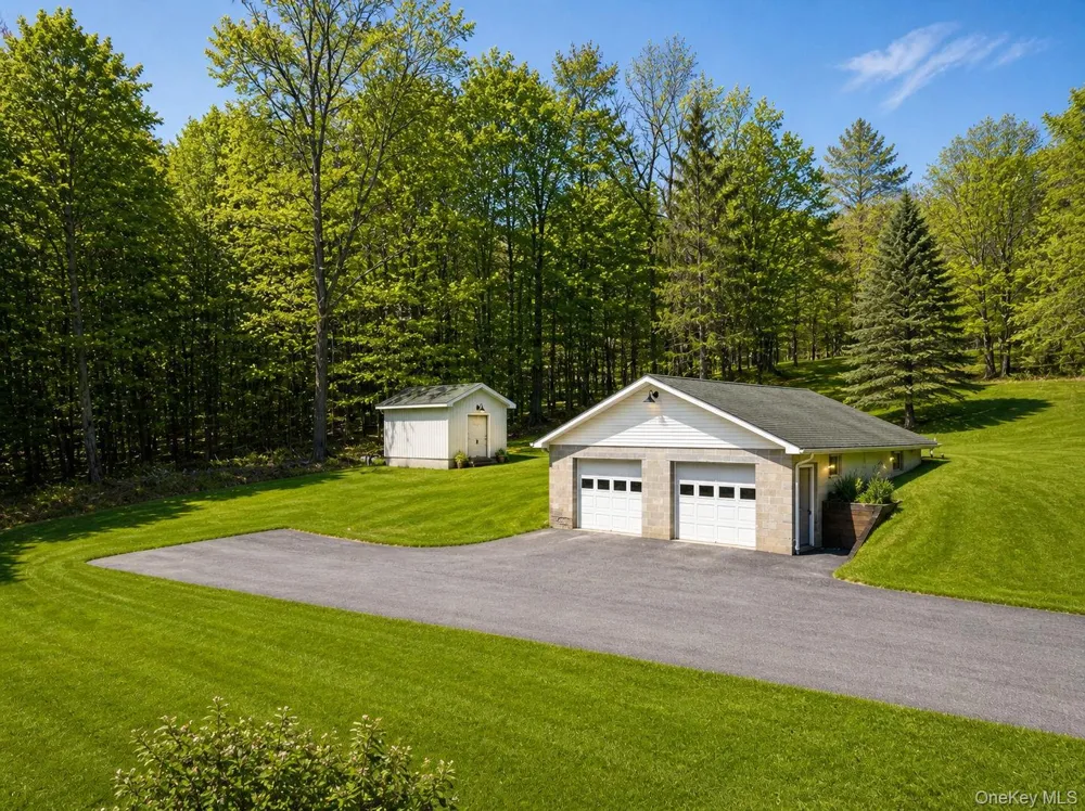 12 Old Turnpike Road Bloomingburg, NY 12721