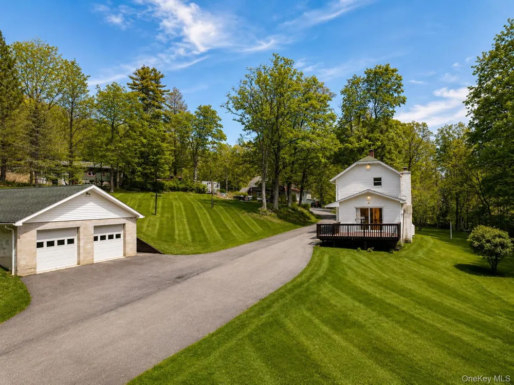 12 Old Turnpike Road Bloomingburg, NY 12721