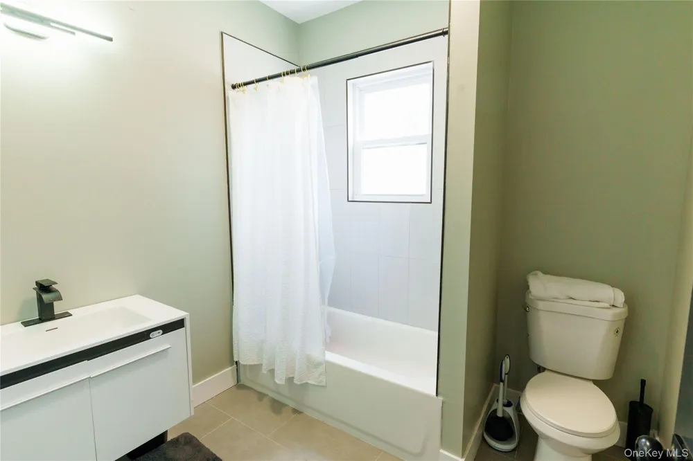 328 Columbia Street #1 Hudson, NY 12534