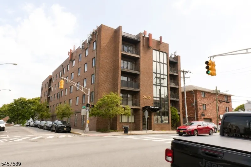 7430 Kennedy Blvd Unit 406 #406 Unit 406 North Bergen, NJ 07047