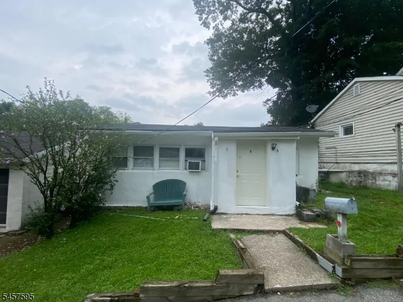 5 Otis Pl Wayne, NJ 07470