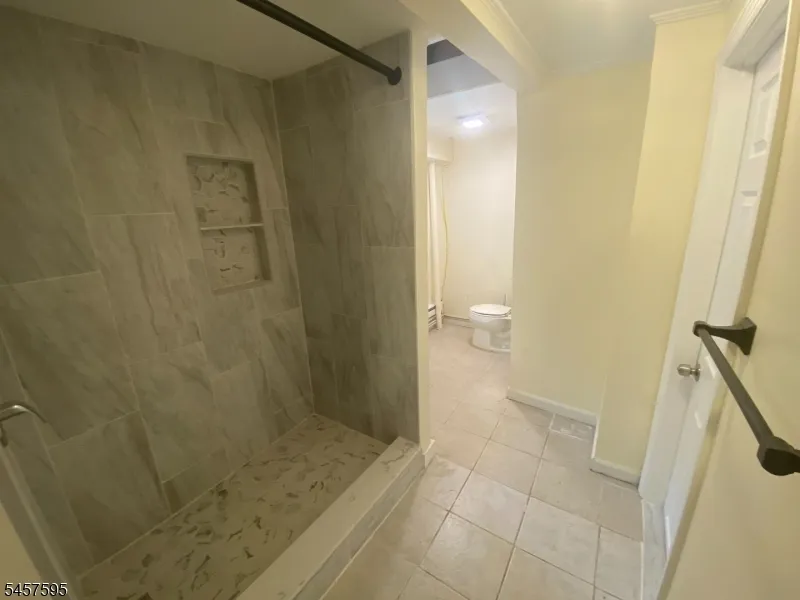 5 Otis Pl Wayne, NJ 07470