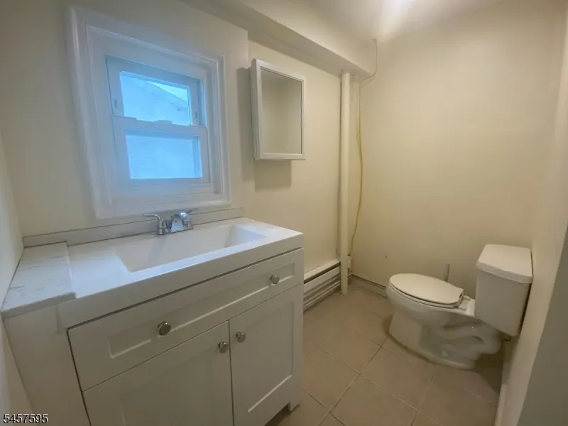 5 Otis Pl Wayne, NJ 07470