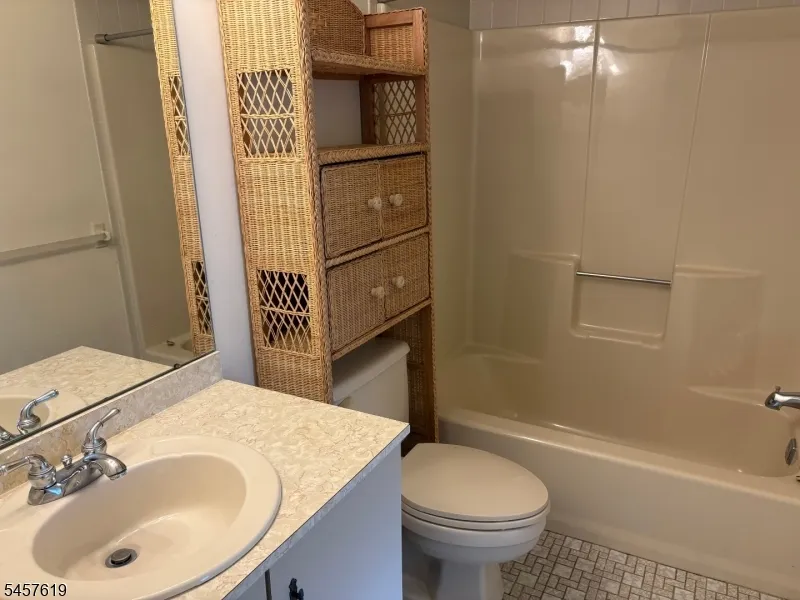 675 Raritan Rd #13 Unit 13 Clark, NJ 07066