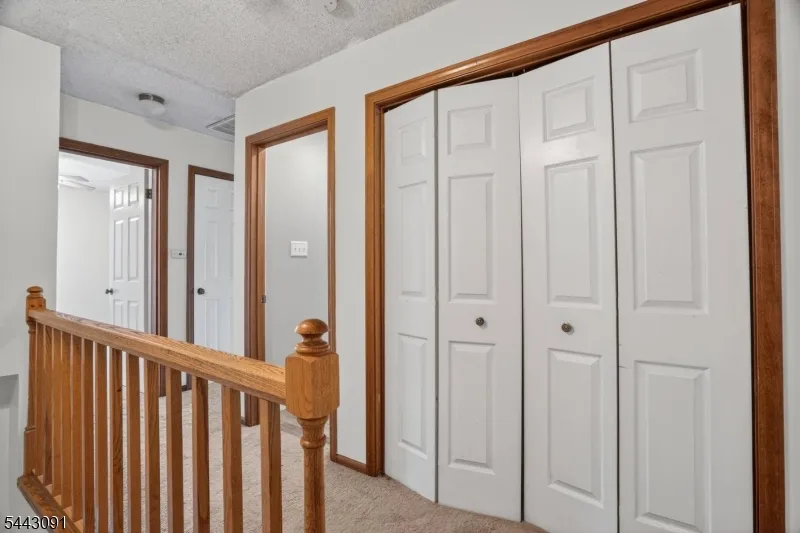 56 Portsmouth Ct Hamburg, NJ 07419