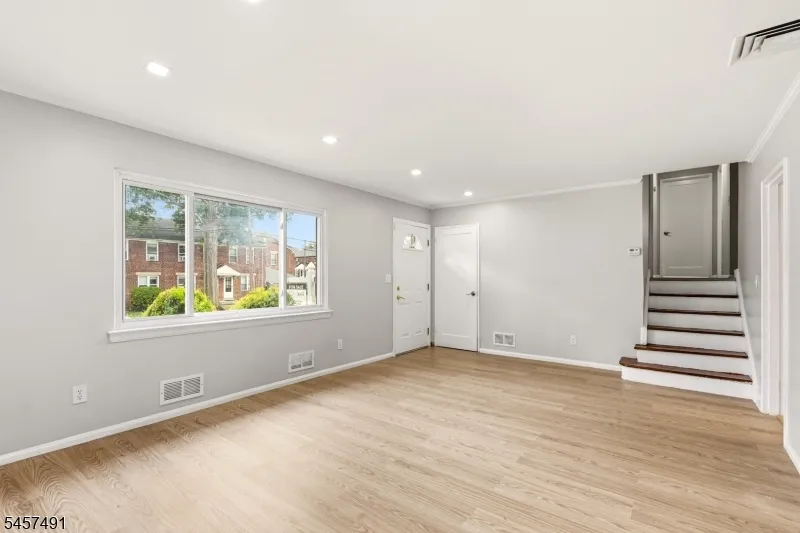 610 Academy Ter Linden City, NJ 07036