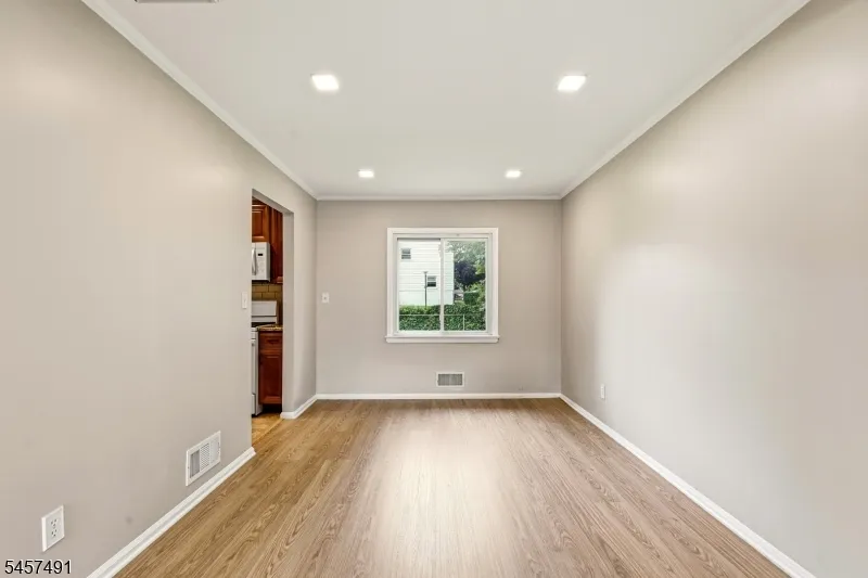 610 Academy Ter Linden City, NJ 07036