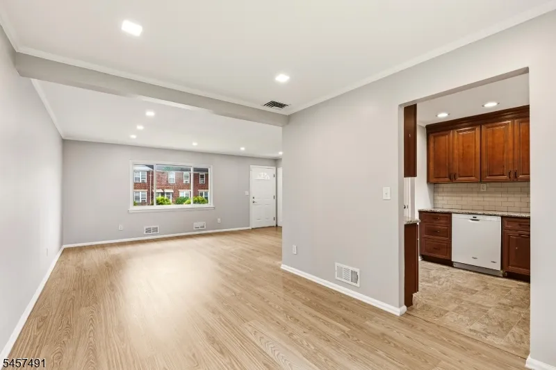 610 Academy Ter Linden City, NJ 07036