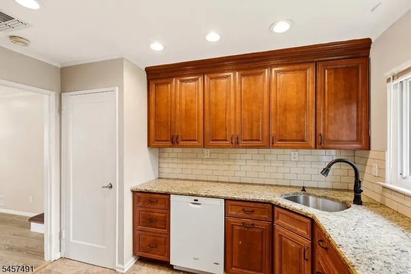 610 Academy Ter Linden City, NJ 07036