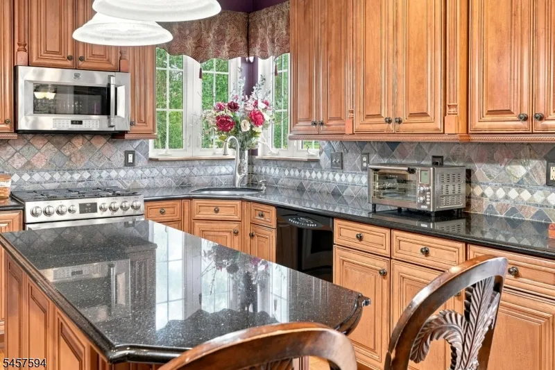 1002 Valerie Place Greenwich, NJ 08886