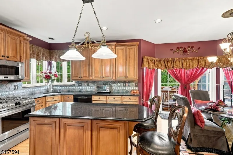 1002 Valerie Place Greenwich, NJ 08886