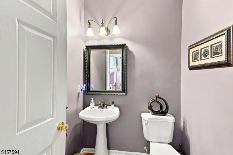 1002 Valerie Place Greenwich, NJ 08886